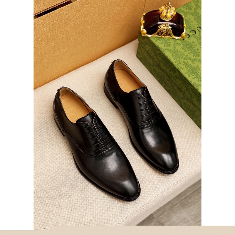 G*u*i leather shoes